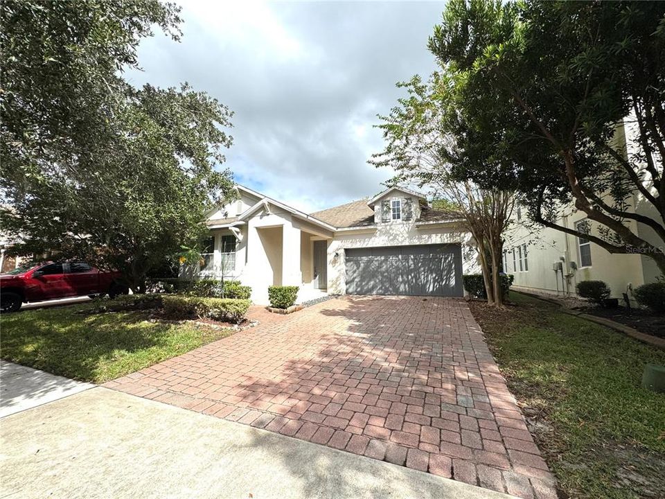 Под контрактом: $3,000 (4 спален, 3 ванн, 2286 Квадратных фут)