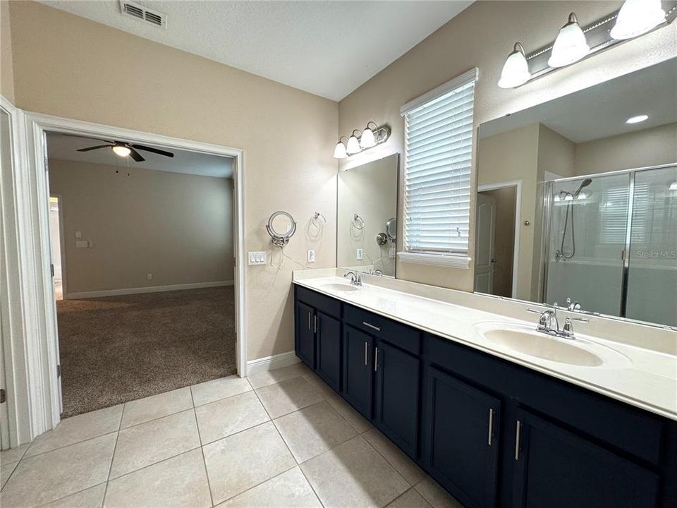 Под контрактом: $3,000 (4 спален, 3 ванн, 2286 Квадратных фут)