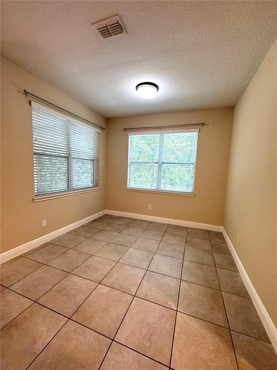 Под контрактом: $3,000 (4 спален, 3 ванн, 2286 Квадратных фут)