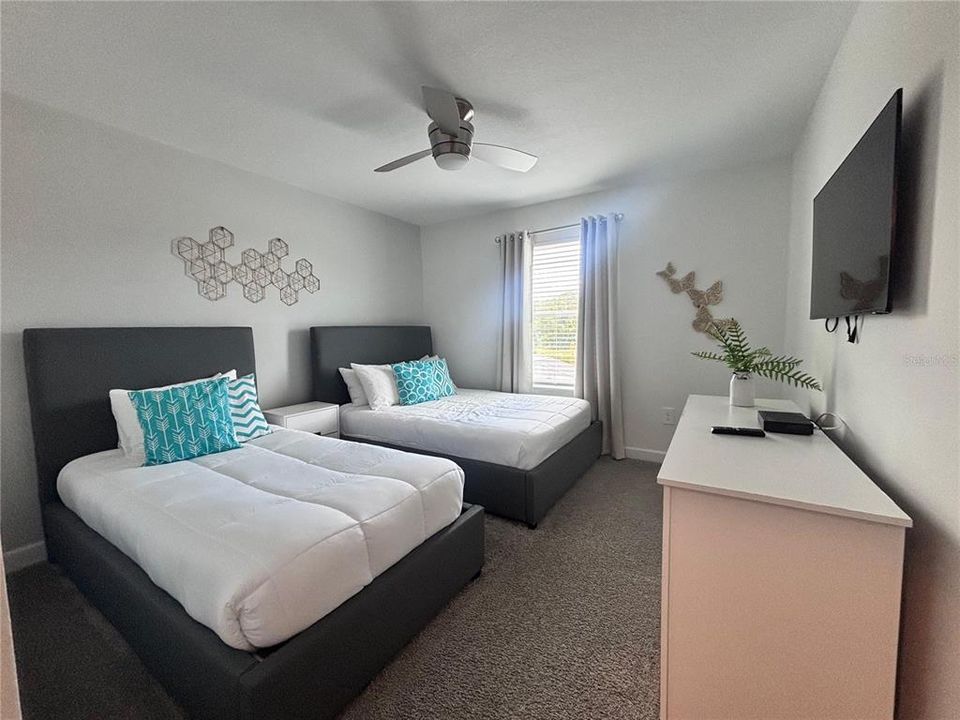 For Sale: $480,000 (4 beds, 3 baths, 1902 Square Feet)