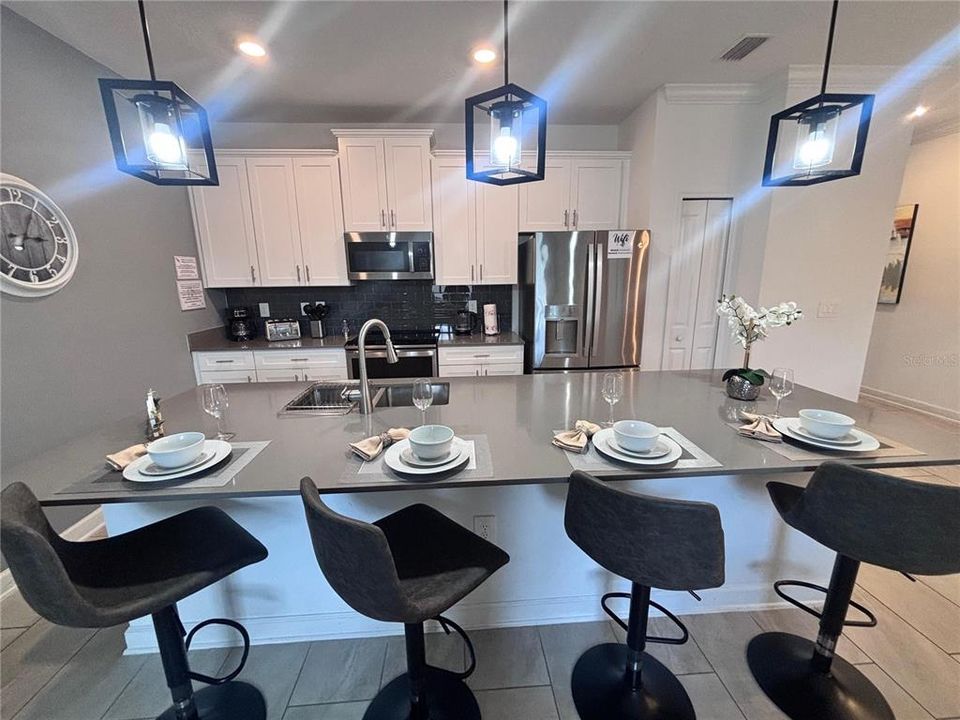 For Sale: $480,000 (4 beds, 3 baths, 1902 Square Feet)