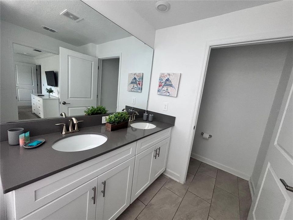 For Sale: $480,000 (4 beds, 3 baths, 1902 Square Feet)