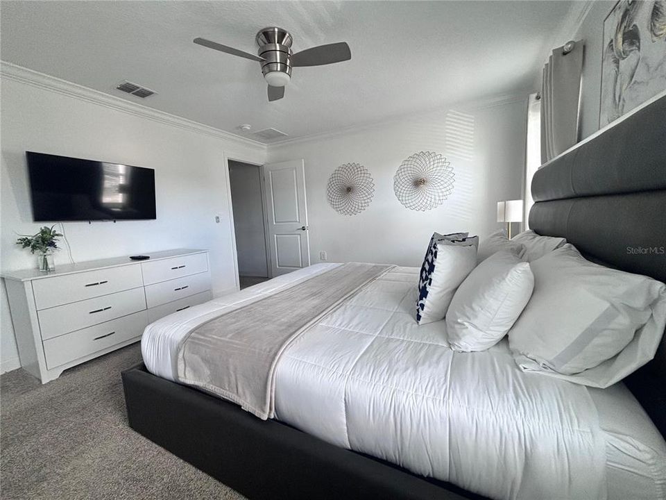 For Sale: $480,000 (4 beds, 3 baths, 1902 Square Feet)