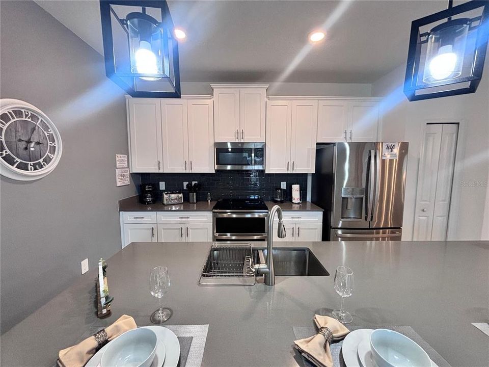 For Sale: $480,000 (4 beds, 3 baths, 1902 Square Feet)