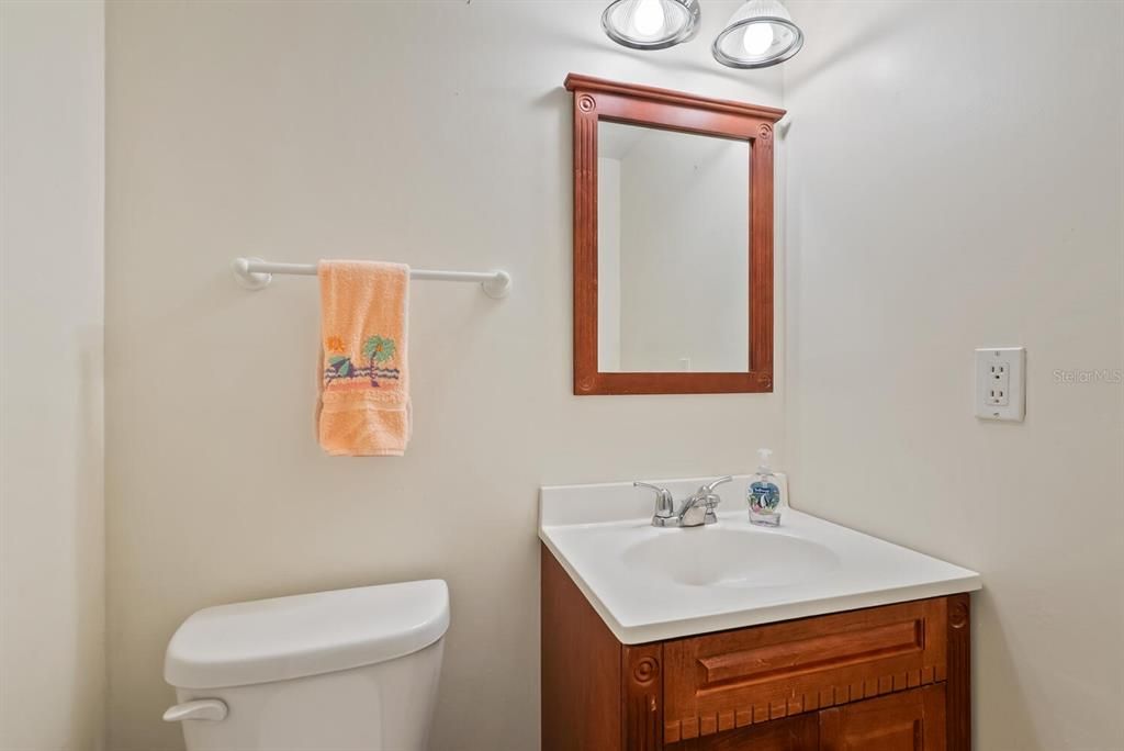 Под контрактом: $440,000 (2 спален, 1 ванн, 860 Квадратных фут)