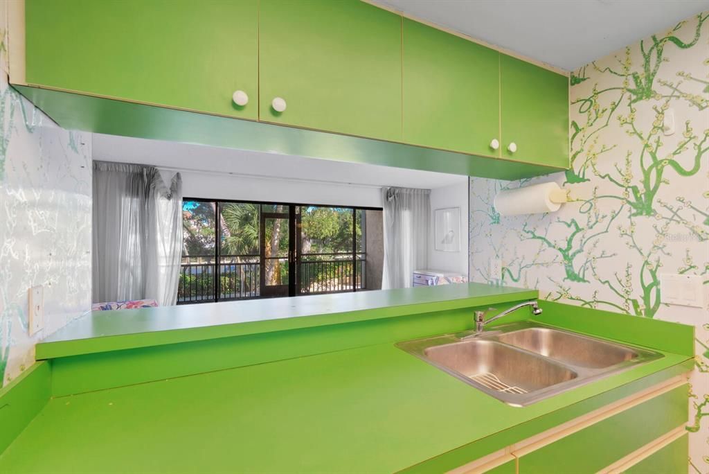 Под контрактом: $440,000 (2 спален, 1 ванн, 860 Квадратных фут)