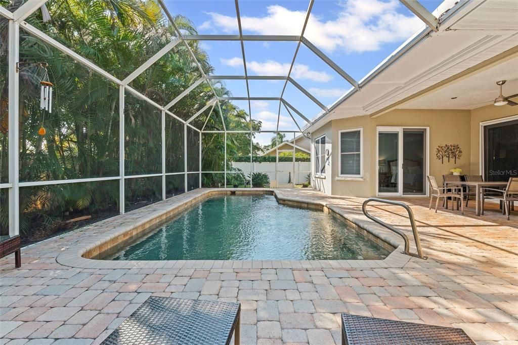 出租: $4,500 (4 贝兹, 3 浴室, 2728 平方英尺)