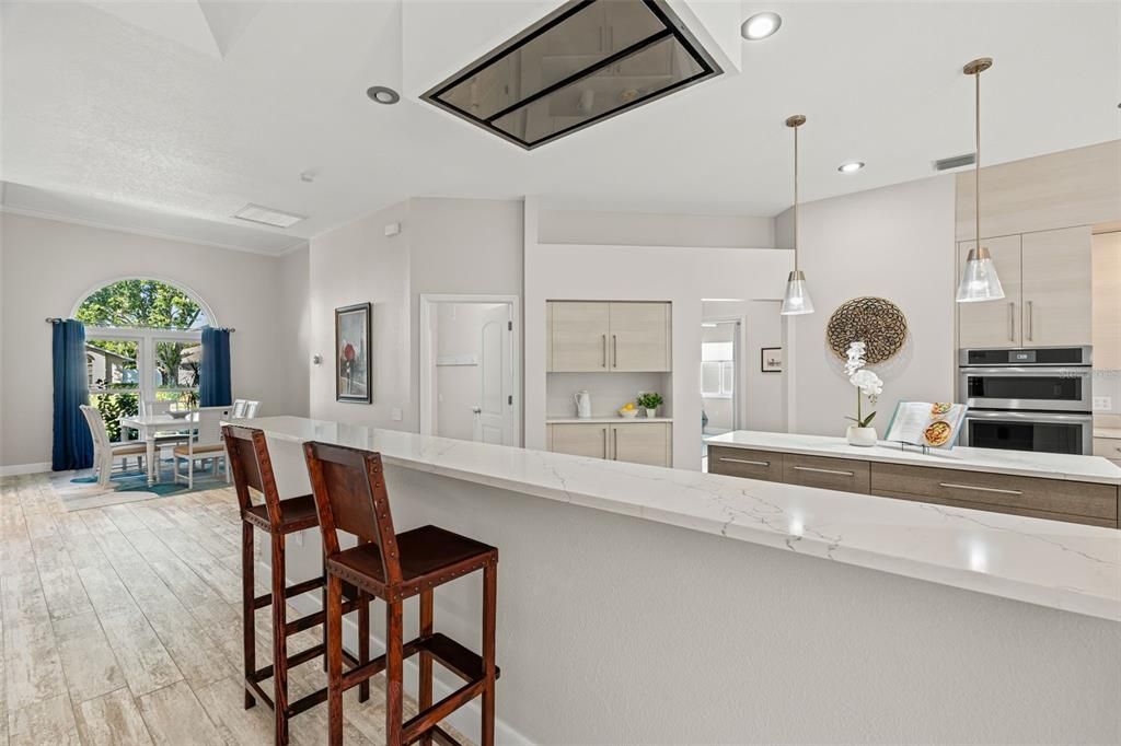 出租: $4,500 (4 贝兹, 3 浴室, 2728 平方英尺)