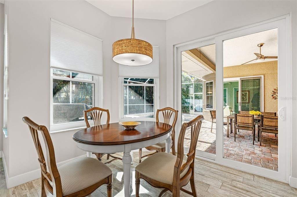 出租: $4,500 (4 贝兹, 3 浴室, 2728 平方英尺)