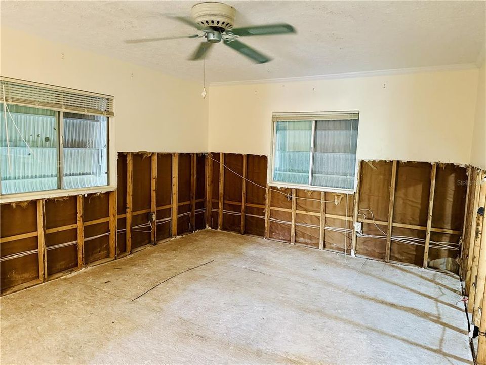Active With Contract: $95,000 (2 beds, 2 baths, 1056 Square Feet)