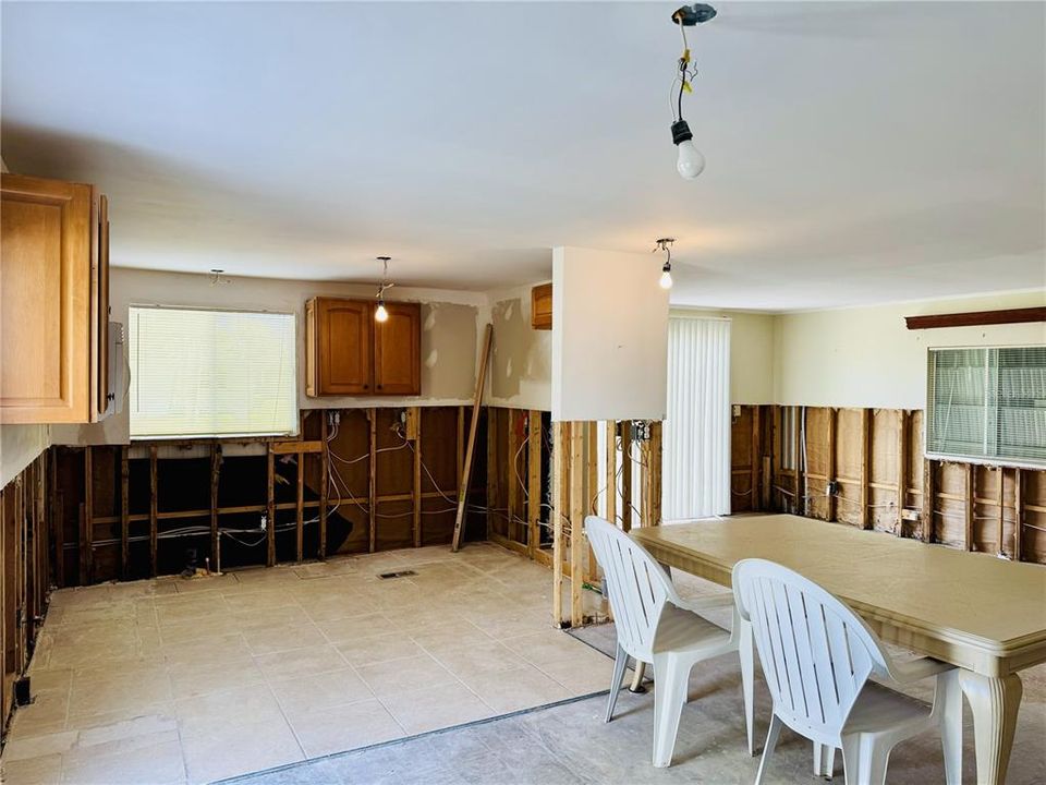 Active With Contract: $95,000 (2 beds, 2 baths, 1056 Square Feet)