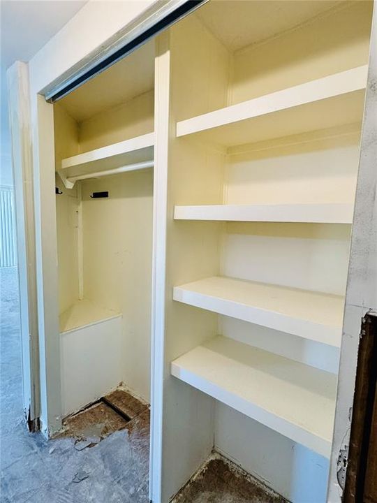 Active With Contract: $95,000 (2 beds, 2 baths, 1056 Square Feet)