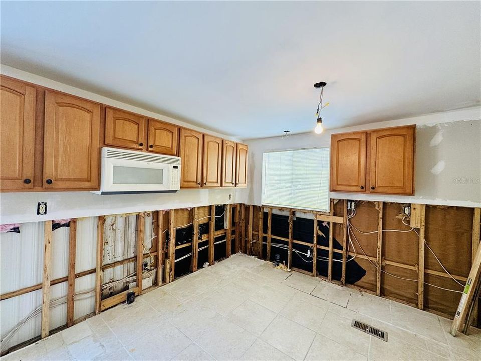 Active With Contract: $95,000 (2 beds, 2 baths, 1056 Square Feet)