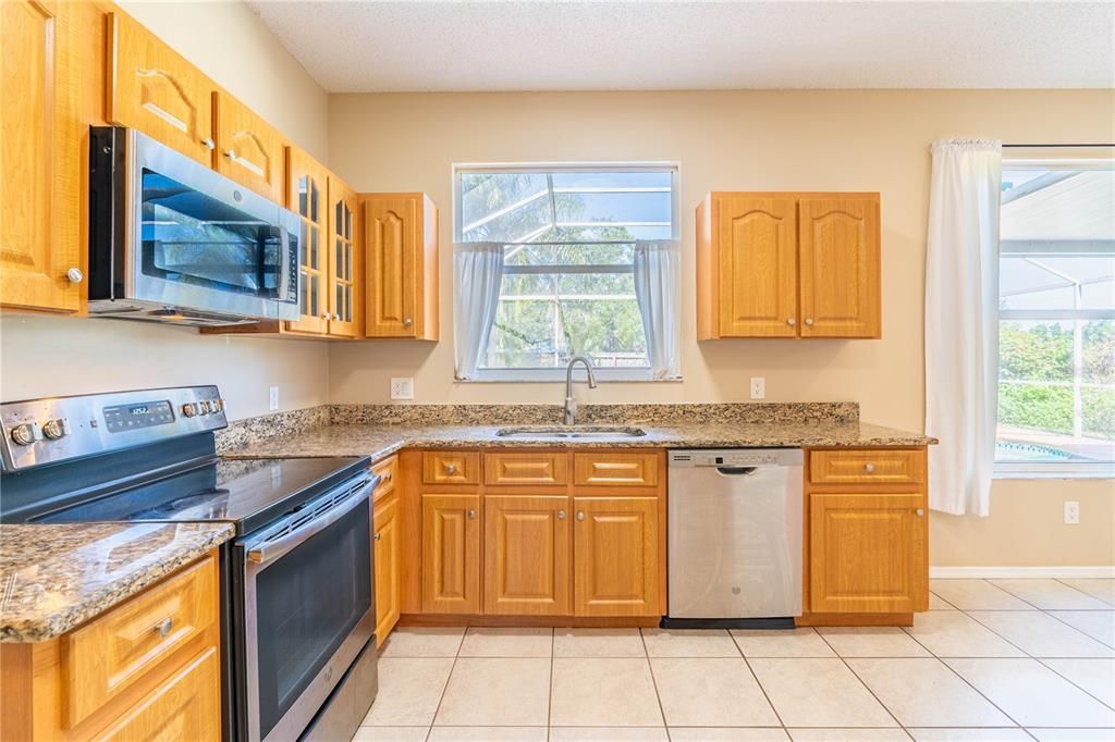 待售: $410,000 (3 贝兹, 2 浴室, 2358 平方英尺)