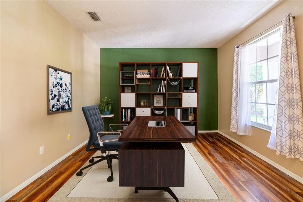 待售: $410,000 (3 贝兹, 2 浴室, 2358 平方英尺)