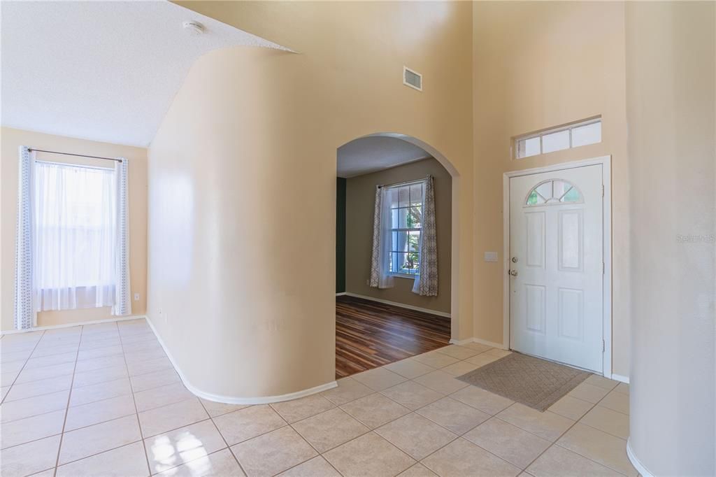 待售: $410,000 (3 贝兹, 2 浴室, 2358 平方英尺)