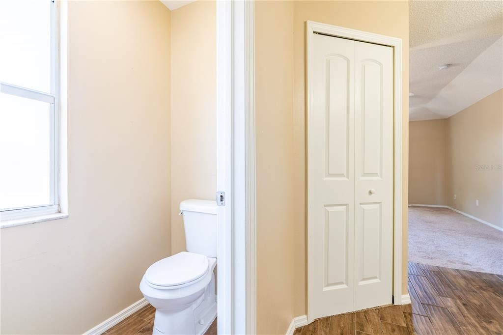 待售: $410,000 (3 贝兹, 2 浴室, 2358 平方英尺)