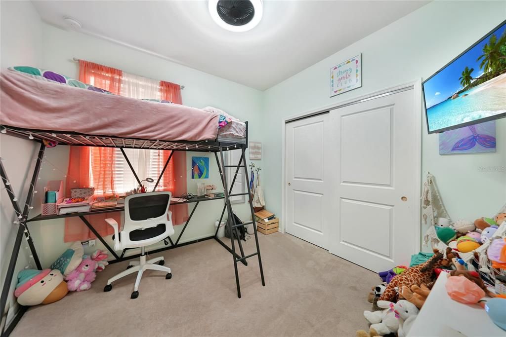 Activo con contrato: $240,000 (4 camas, 2 baños, 1950 Pies cuadrados)