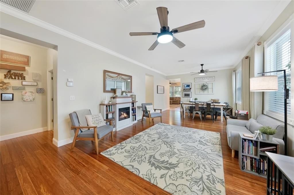 Activo con contrato: $240,000 (4 camas, 2 baños, 1950 Pies cuadrados)