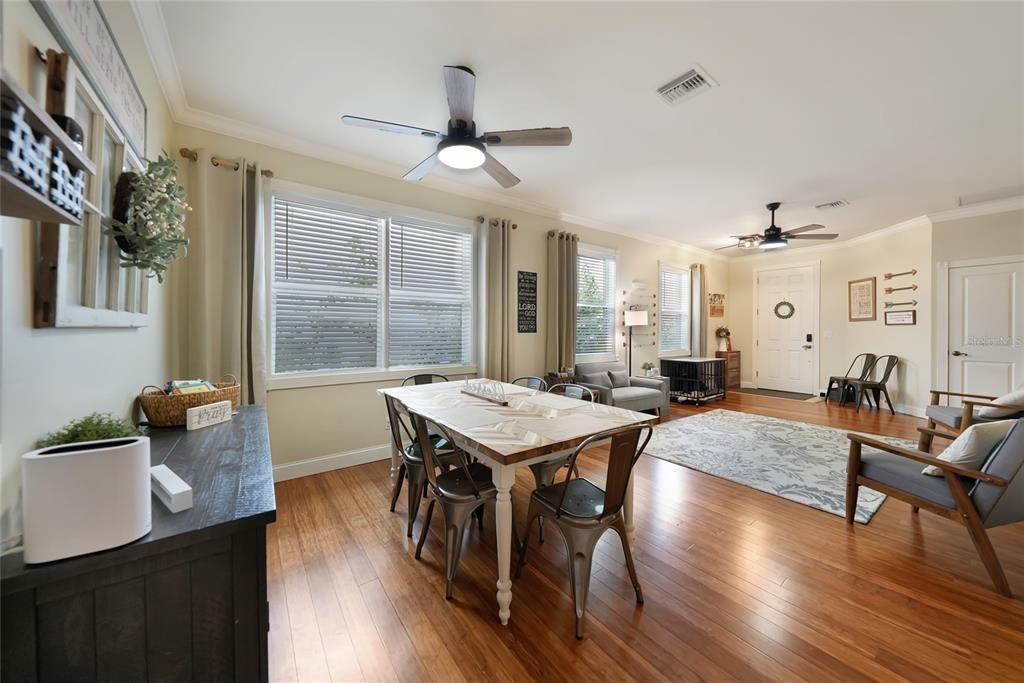 Activo con contrato: $240,000 (4 camas, 2 baños, 1950 Pies cuadrados)