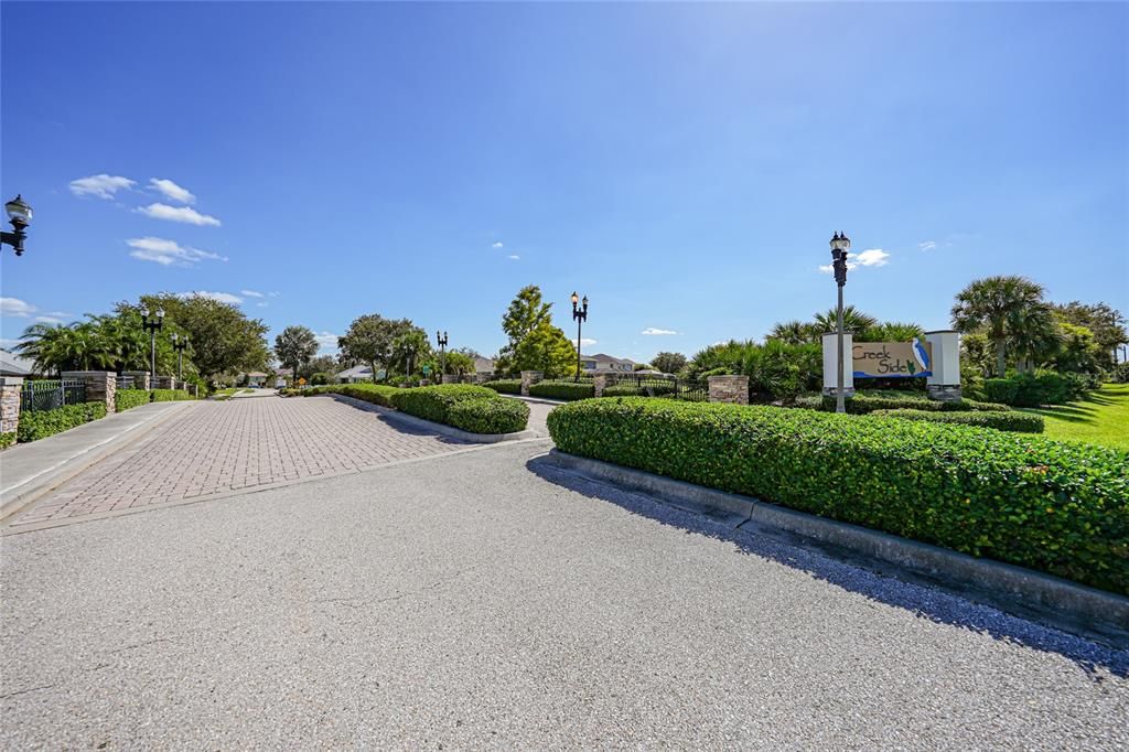 Activo con contrato: $240,000 (4 camas, 2 baños, 1950 Pies cuadrados)