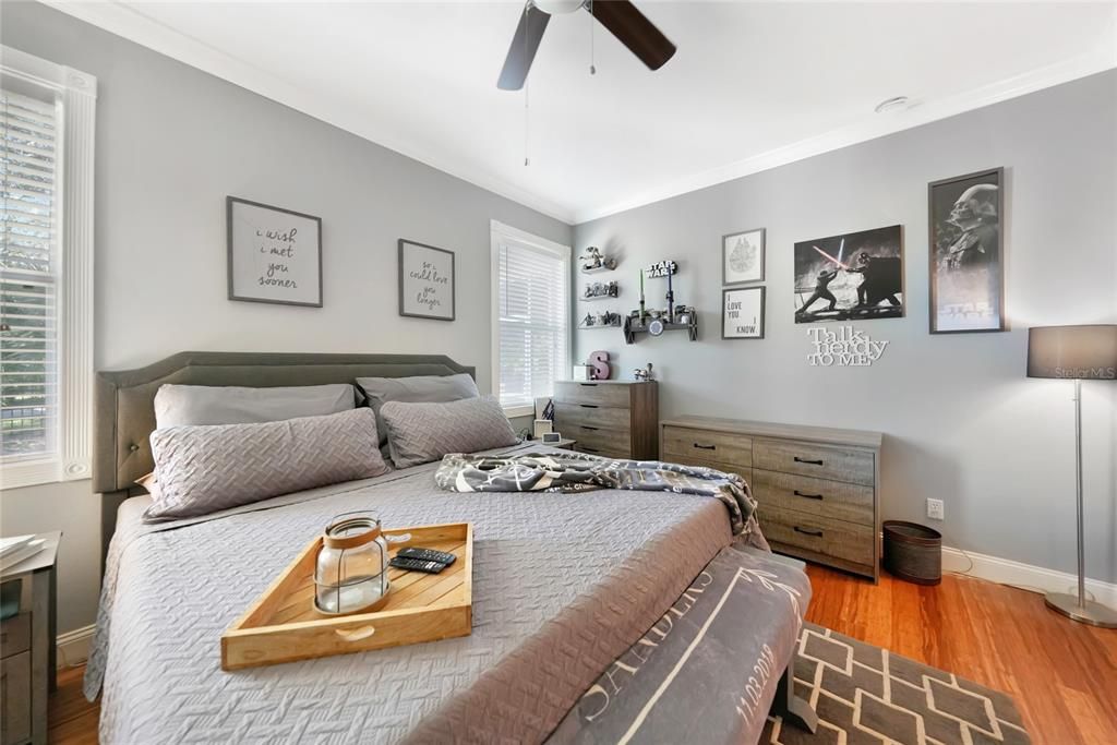 Activo con contrato: $240,000 (4 camas, 2 baños, 1950 Pies cuadrados)