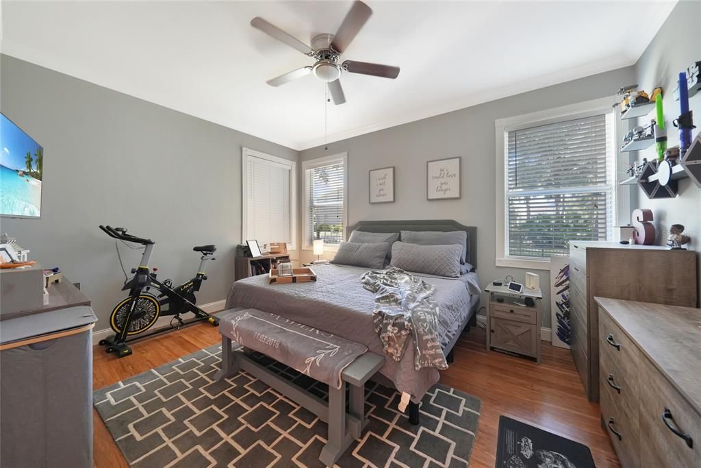 Activo con contrato: $240,000 (4 camas, 2 baños, 1950 Pies cuadrados)