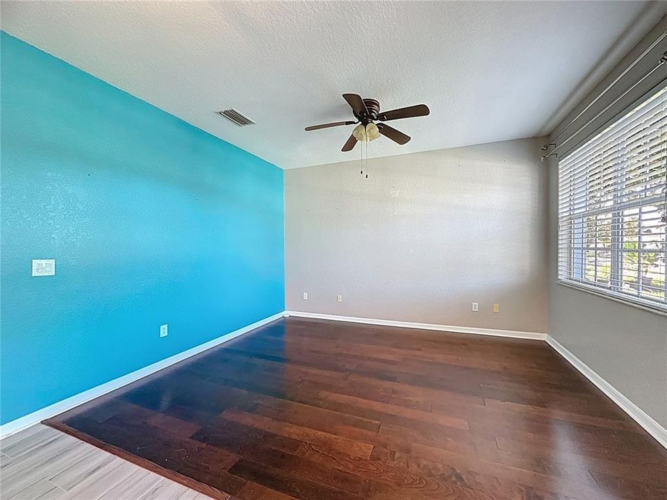 En Venta: $500,000 (4 camas, 3 baños, 3098 Pies cuadrados)