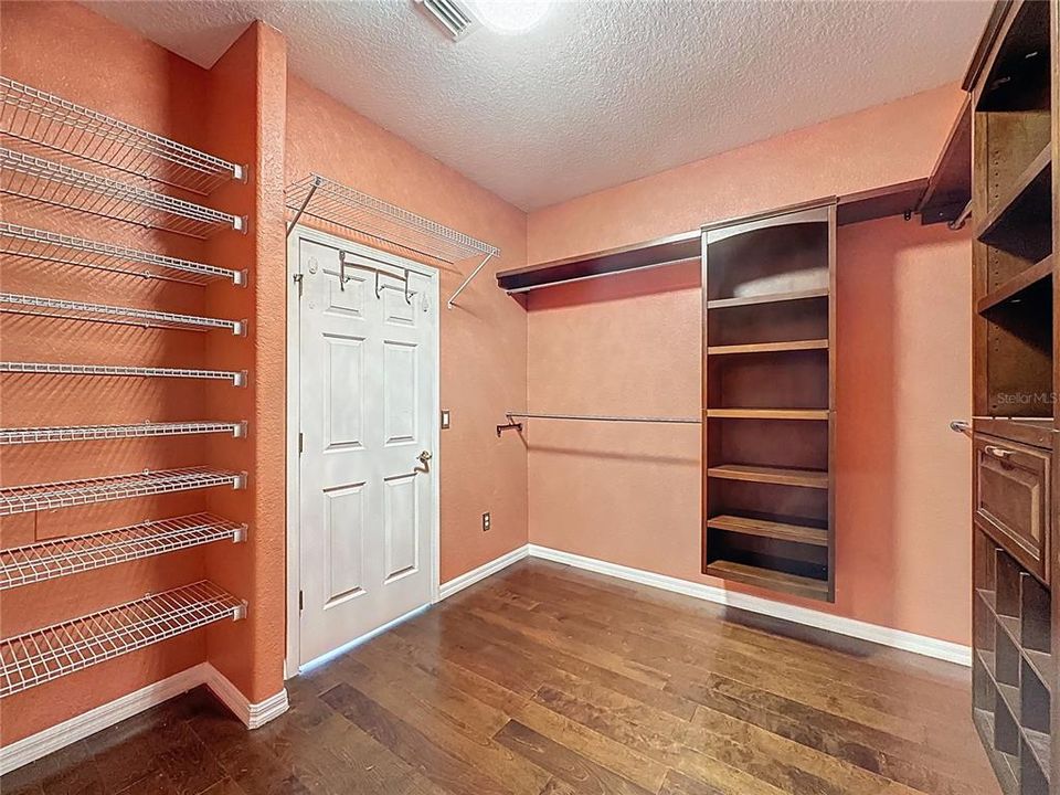 En Venta: $500,000 (4 camas, 3 baños, 3098 Pies cuadrados)