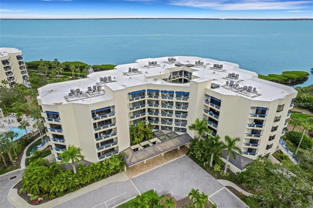 For Sale: $795,000 (3 beds, 2 baths, 2031 Square Feet)