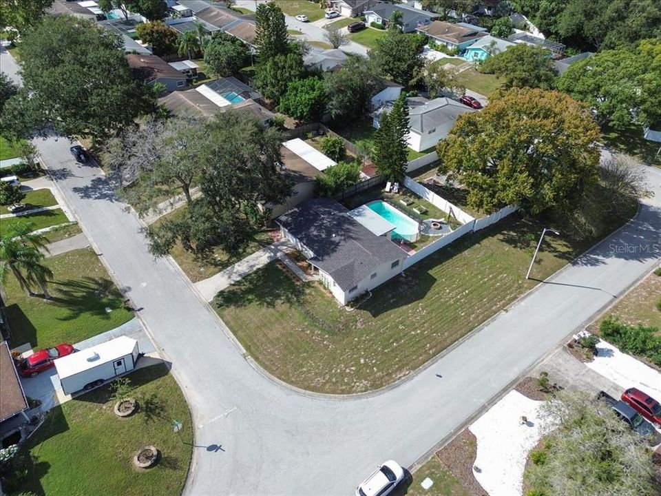 合同活跃: $389,900 (2 贝兹, 2 浴室, 1100 平方英尺)