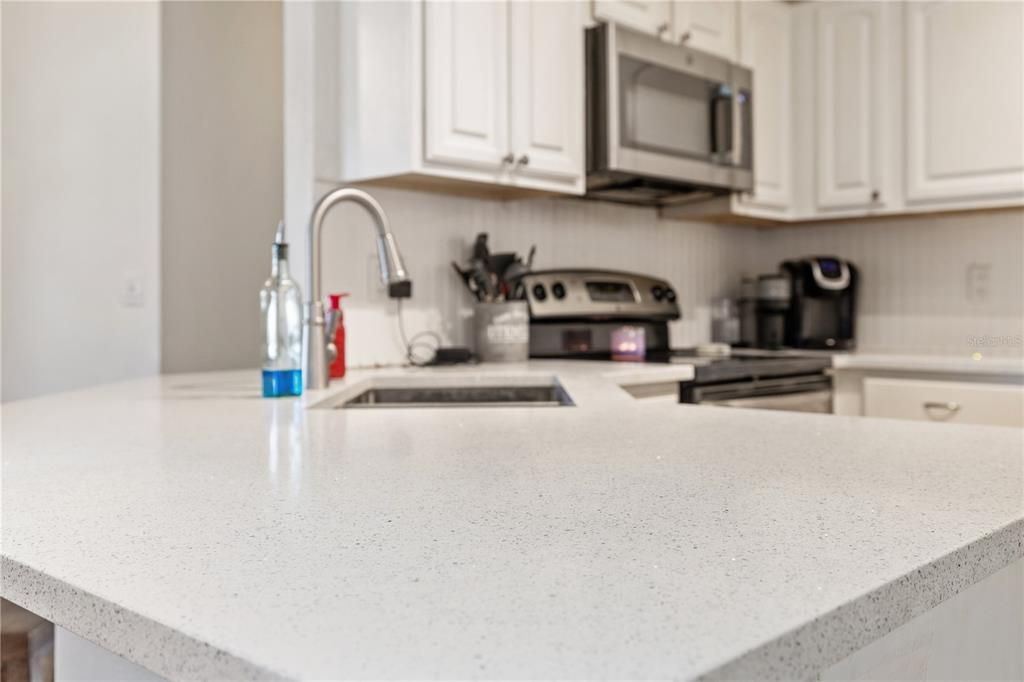 For Sale: $385,000 (3 beds, 2 baths, 1718 Square Feet)