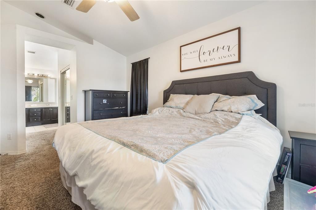 For Sale: $385,000 (3 beds, 2 baths, 1718 Square Feet)