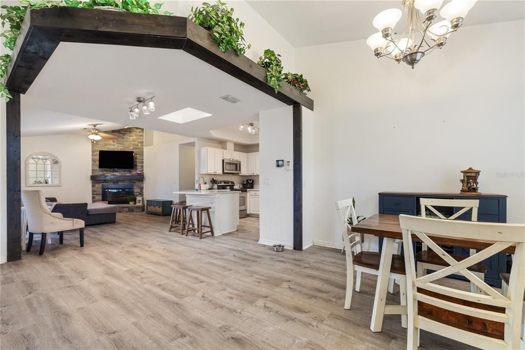 For Sale: $385,000 (3 beds, 2 baths, 1718 Square Feet)