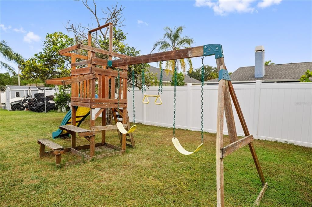 For Sale: $385,000 (3 beds, 2 baths, 1718 Square Feet)