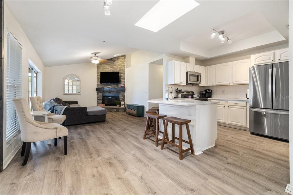 For Sale: $385,000 (3 beds, 2 baths, 1718 Square Feet)