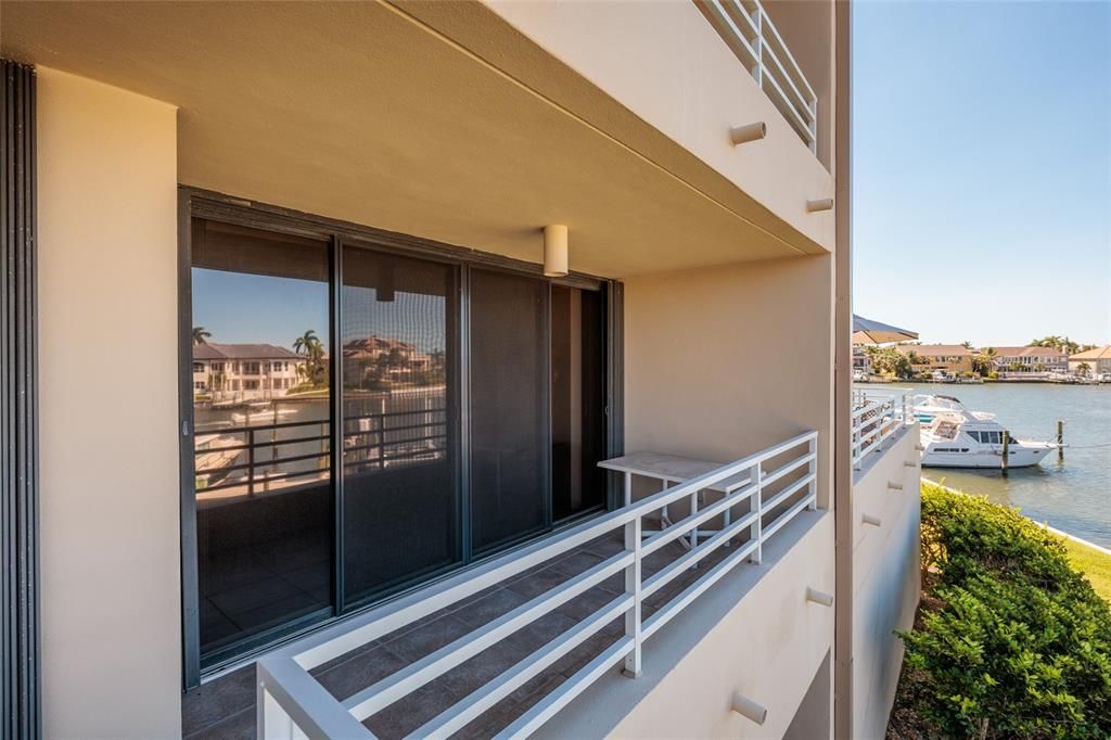 待售: $2,500,000 (4 贝兹, 4 浴室, 4065 平方英尺)