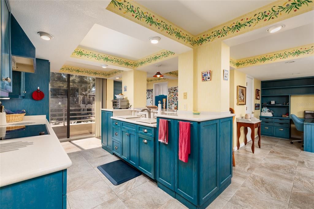 待售: $2,500,000 (4 贝兹, 4 浴室, 4065 平方英尺)