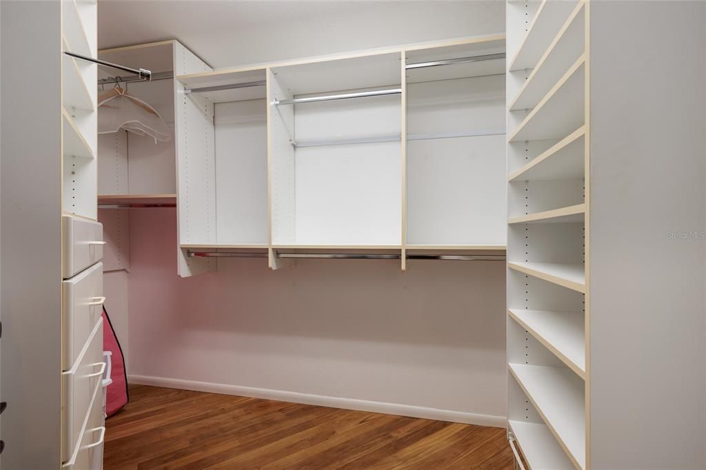 待售: $2,500,000 (4 贝兹, 4 浴室, 4065 平方英尺)