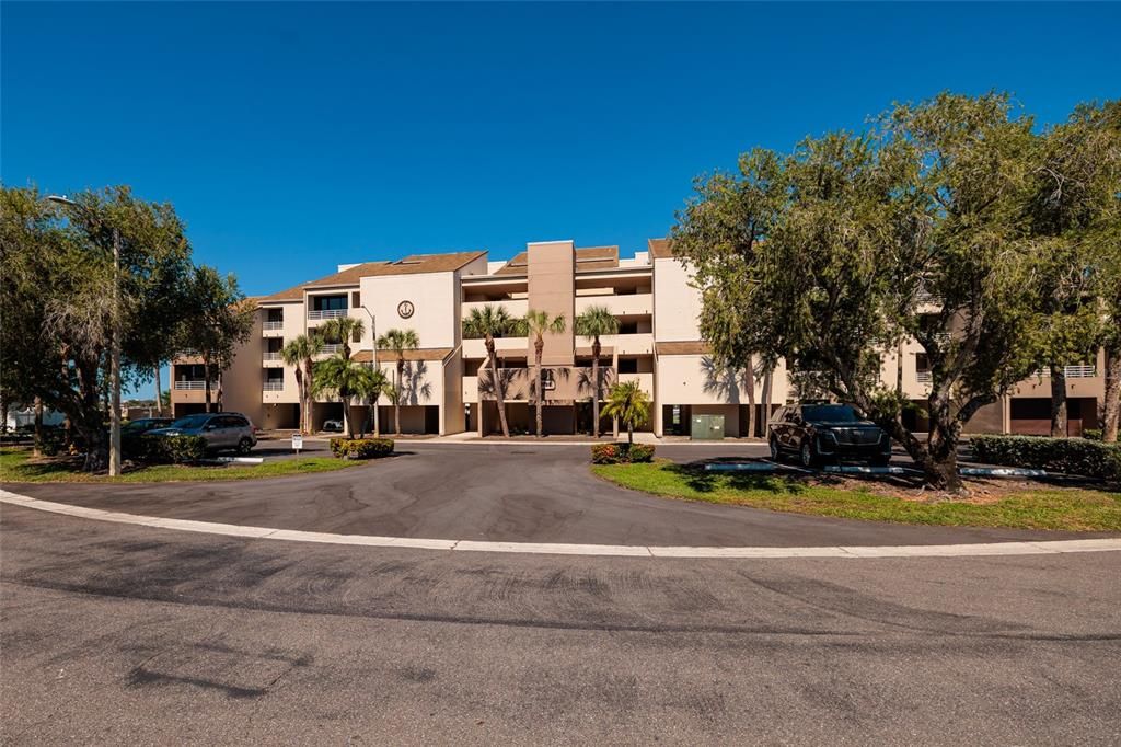 待售: $2,500,000 (4 贝兹, 4 浴室, 4065 平方英尺)