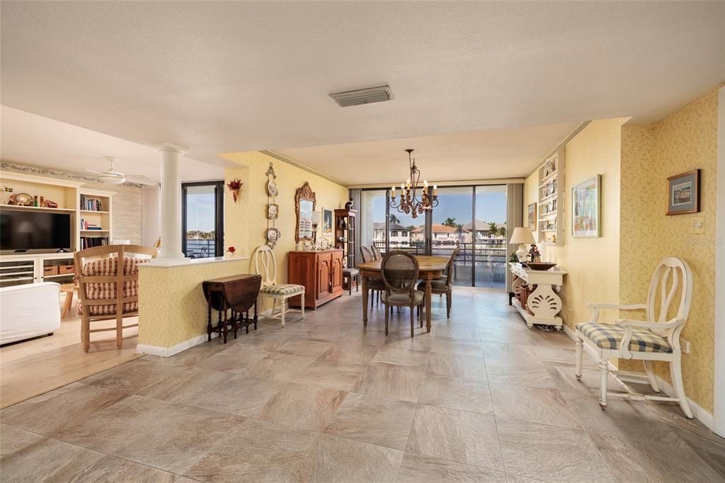 待售: $2,500,000 (4 贝兹, 4 浴室, 4065 平方英尺)