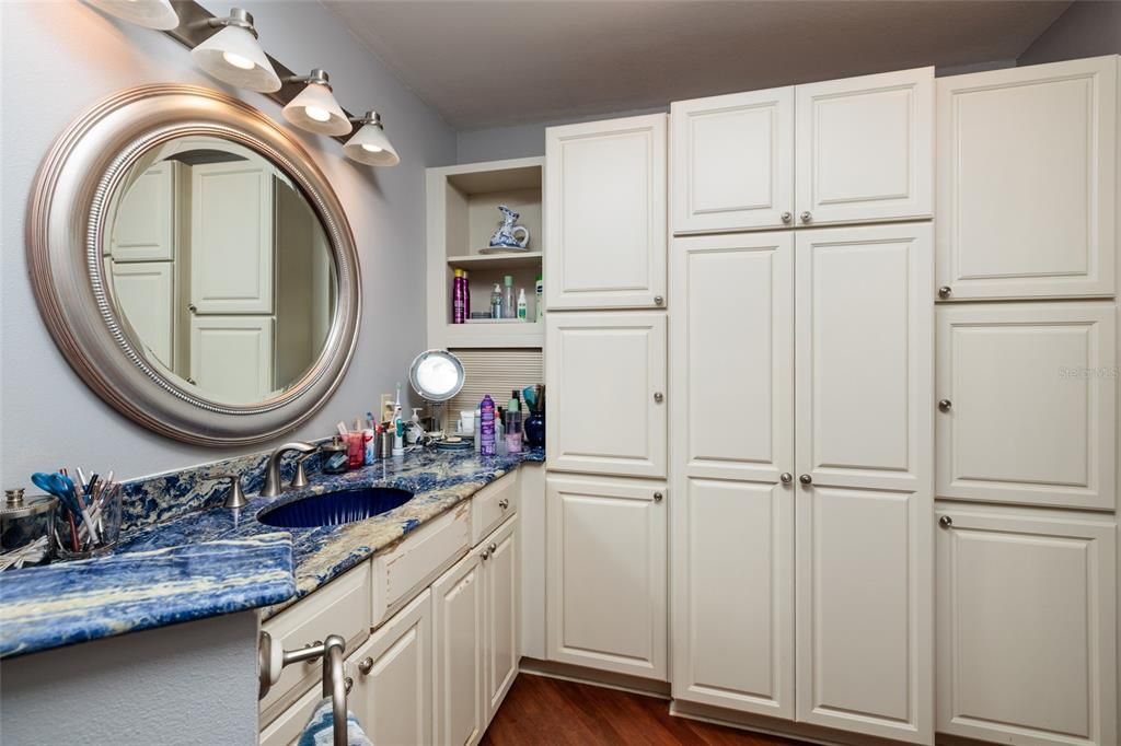 待售: $2,500,000 (4 贝兹, 4 浴室, 4065 平方英尺)