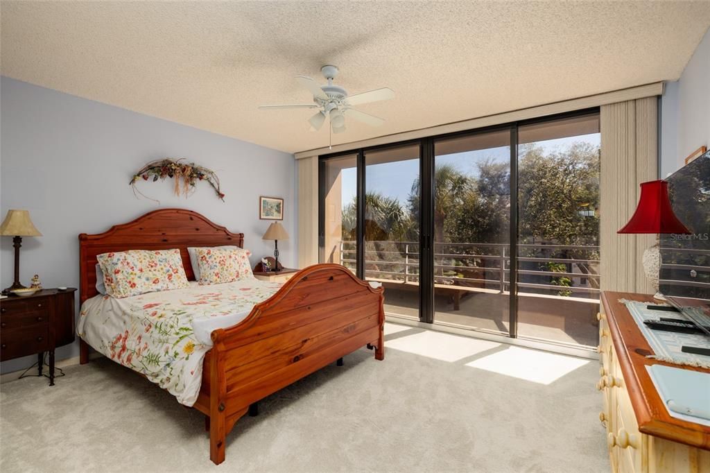 待售: $2,500,000 (4 贝兹, 4 浴室, 4065 平方英尺)