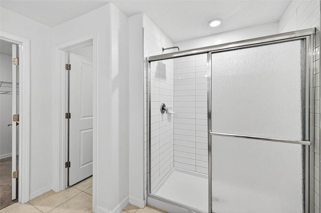 For Sale: $415,000 (4 beds, 2 baths, 1939 Square Feet)