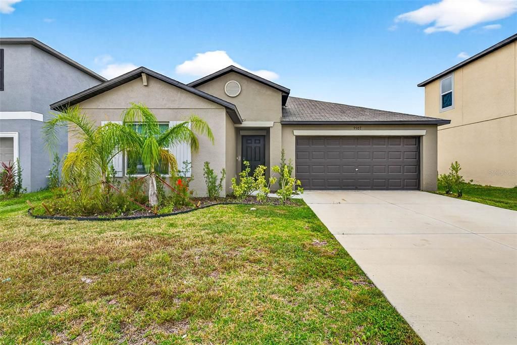 For Sale: $415,000 (4 beds, 2 baths, 1939 Square Feet)