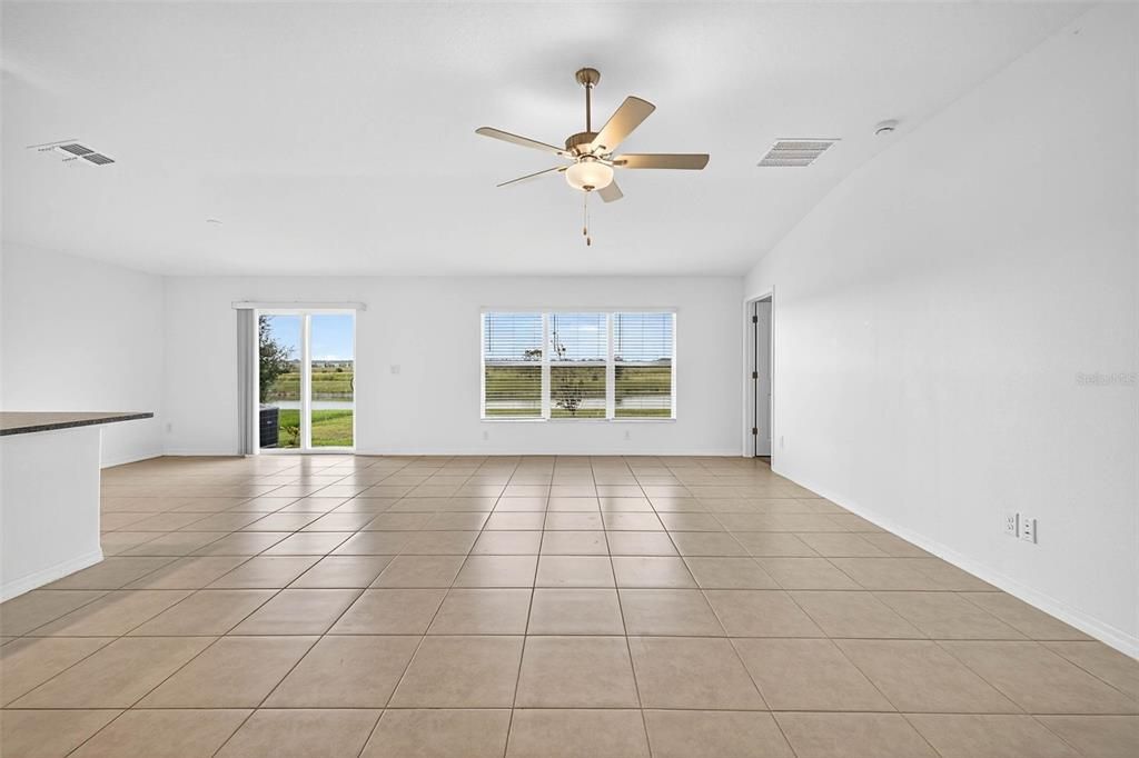 For Sale: $415,000 (4 beds, 2 baths, 1939 Square Feet)