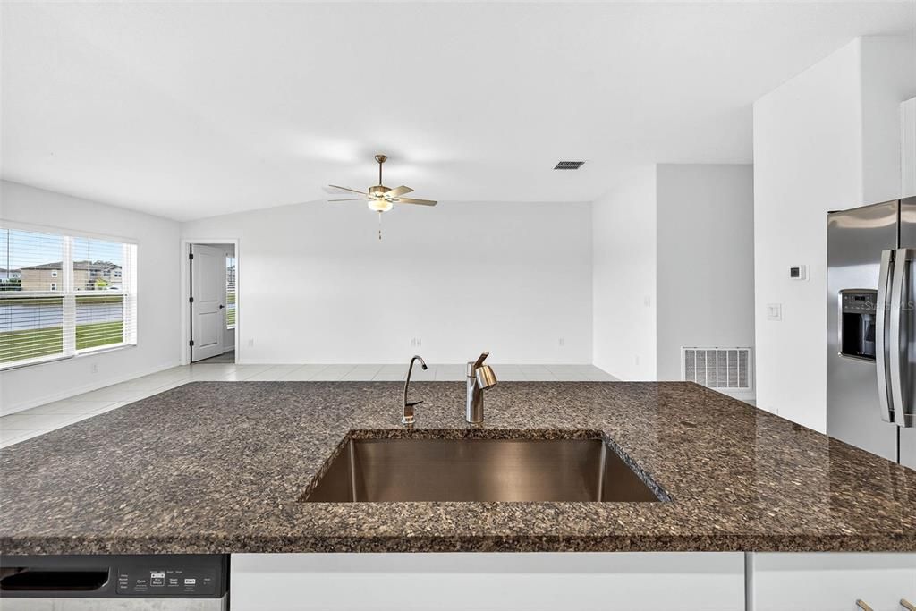 For Sale: $415,000 (4 beds, 2 baths, 1939 Square Feet)