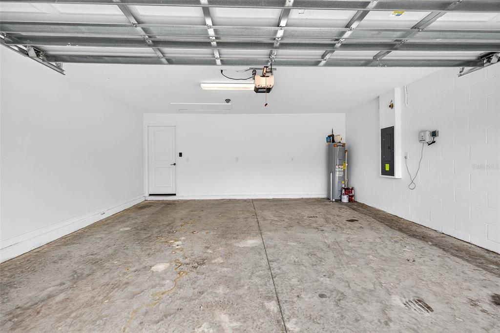 For Sale: $415,000 (4 beds, 2 baths, 1939 Square Feet)