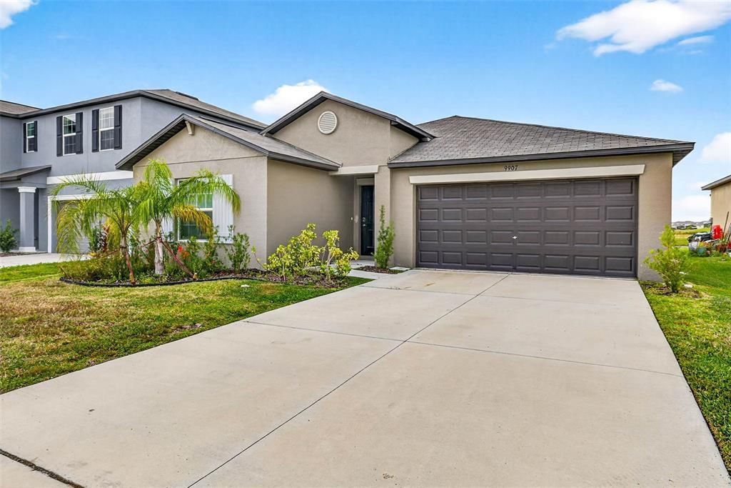 For Sale: $415,000 (4 beds, 2 baths, 1939 Square Feet)