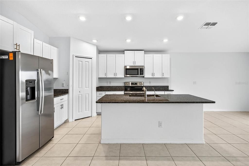 For Sale: $415,000 (4 beds, 2 baths, 1939 Square Feet)